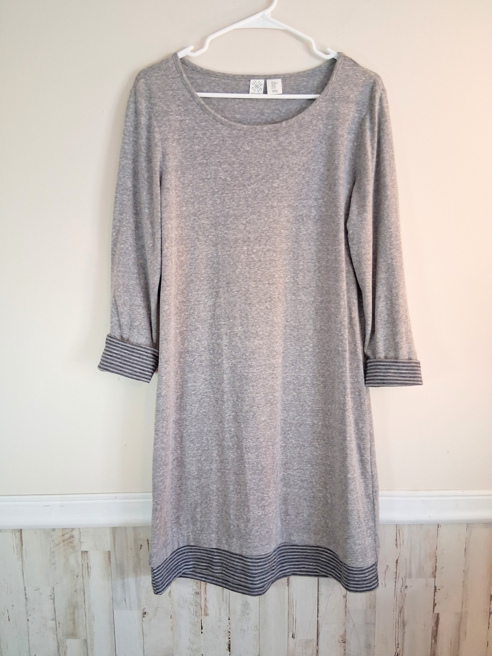 Artisan Ny Gray Knit Shift Dress with Striped Hem and Cuffs Size Medium